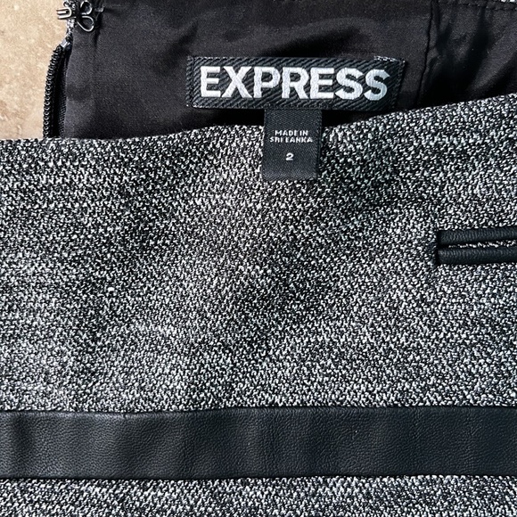 Size 2 Express tweed pencil skirt with faux leather details - Picture 2 of 8